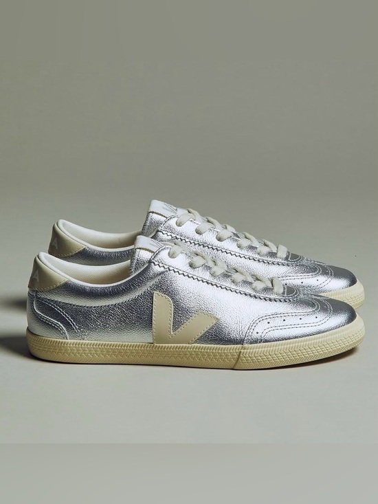 Veja Shoes - Veja Size 6 Sneakers